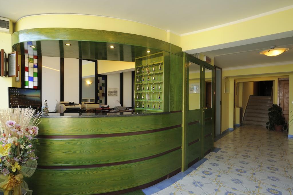 Hotel Delfino Laigueglia Eksteriør billede