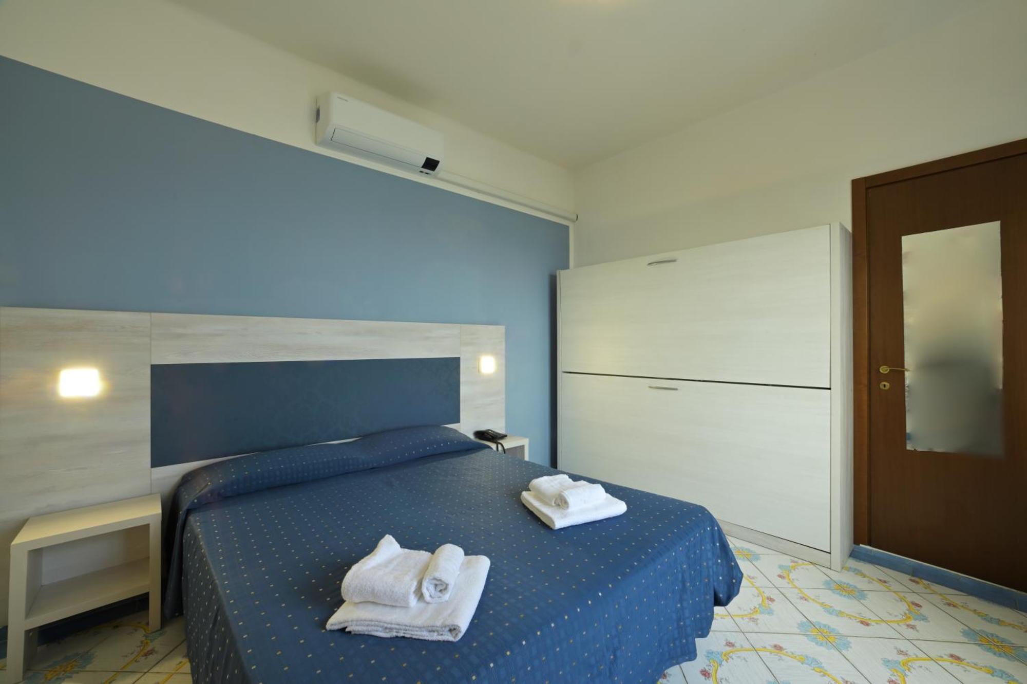 Hotel Delfino Laigueglia Eksteriør billede