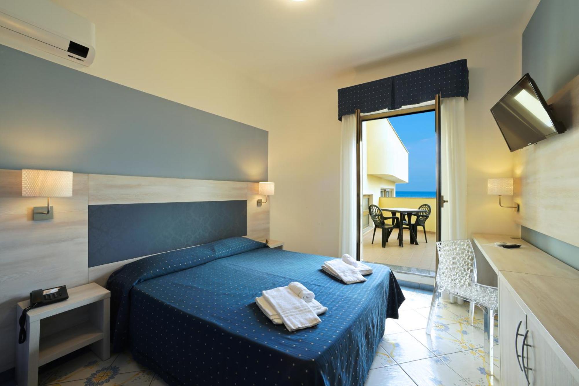 Hotel Delfino Laigueglia Eksteriør billede