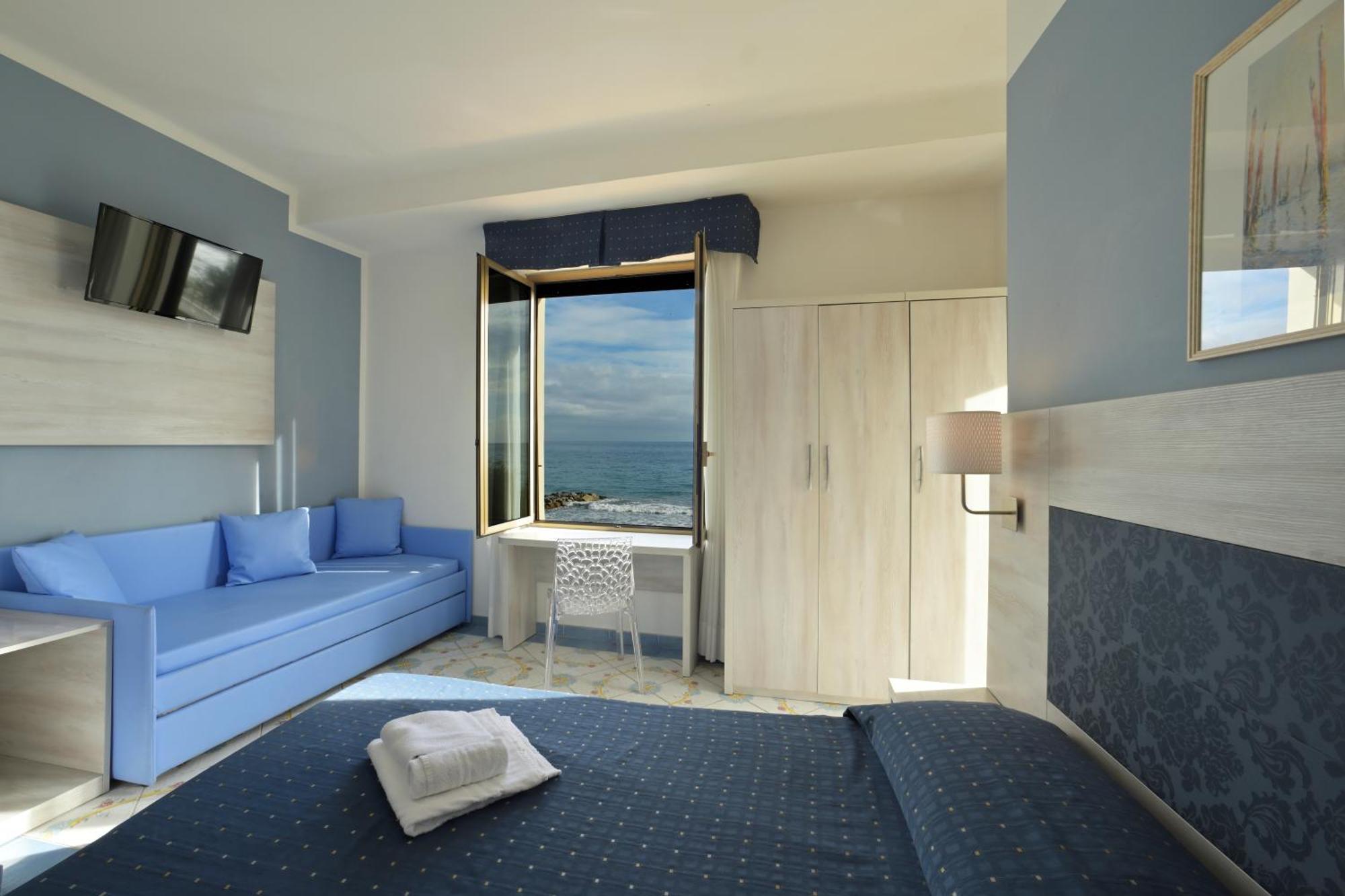Hotel Delfino Laigueglia Eksteriør billede