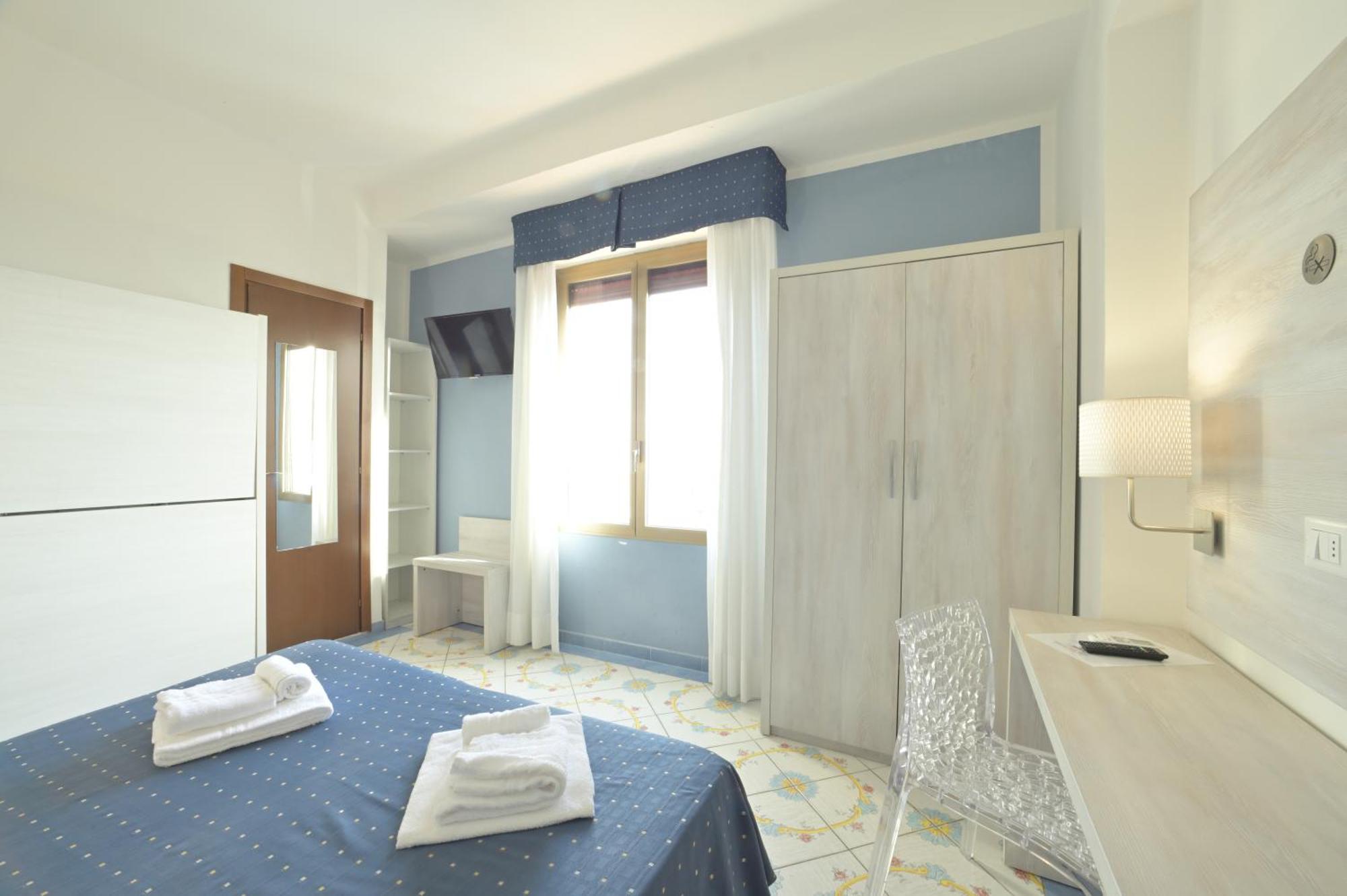 Hotel Delfino Laigueglia Eksteriør billede