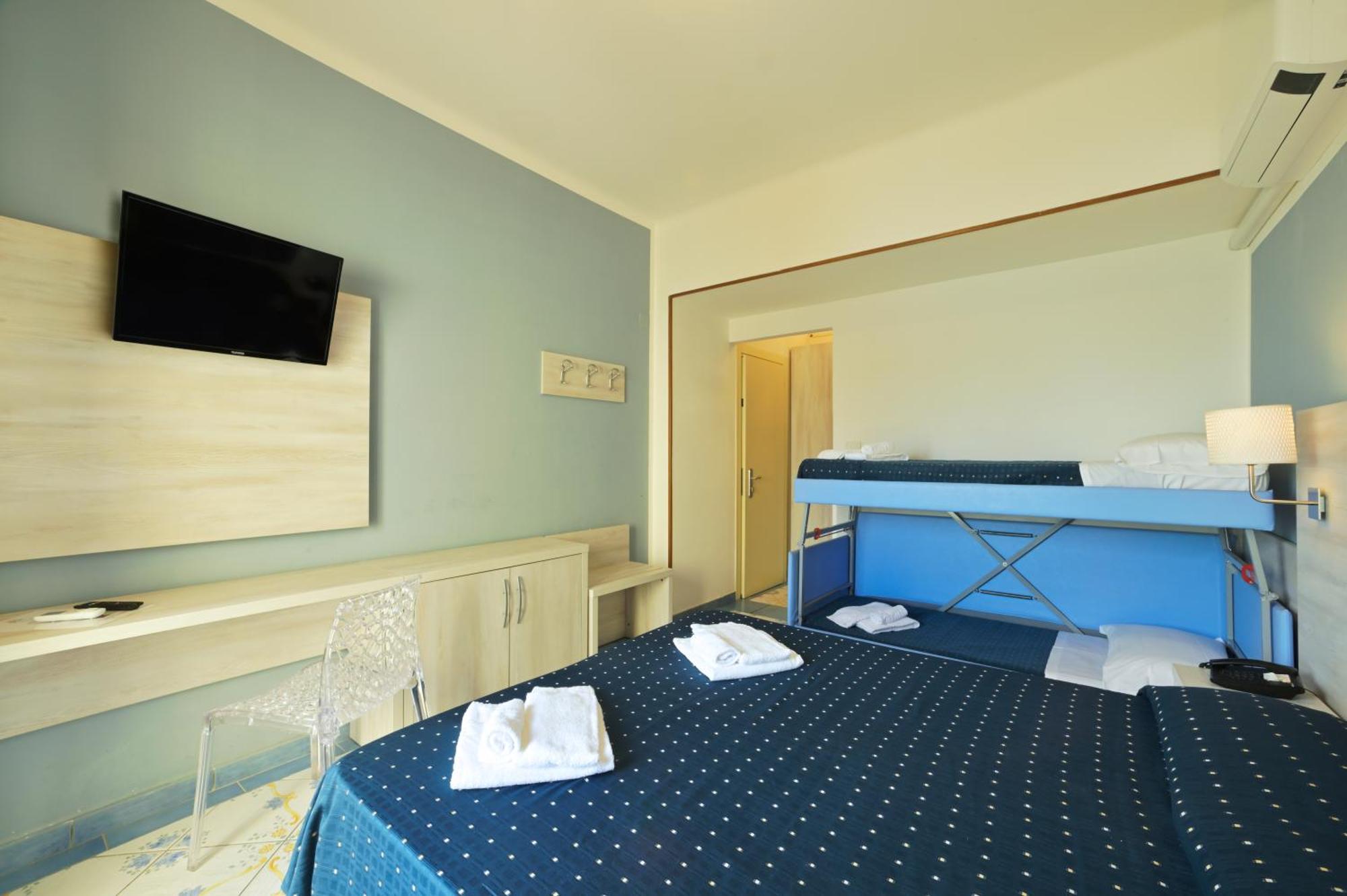 Hotel Delfino Laigueglia Eksteriør billede
