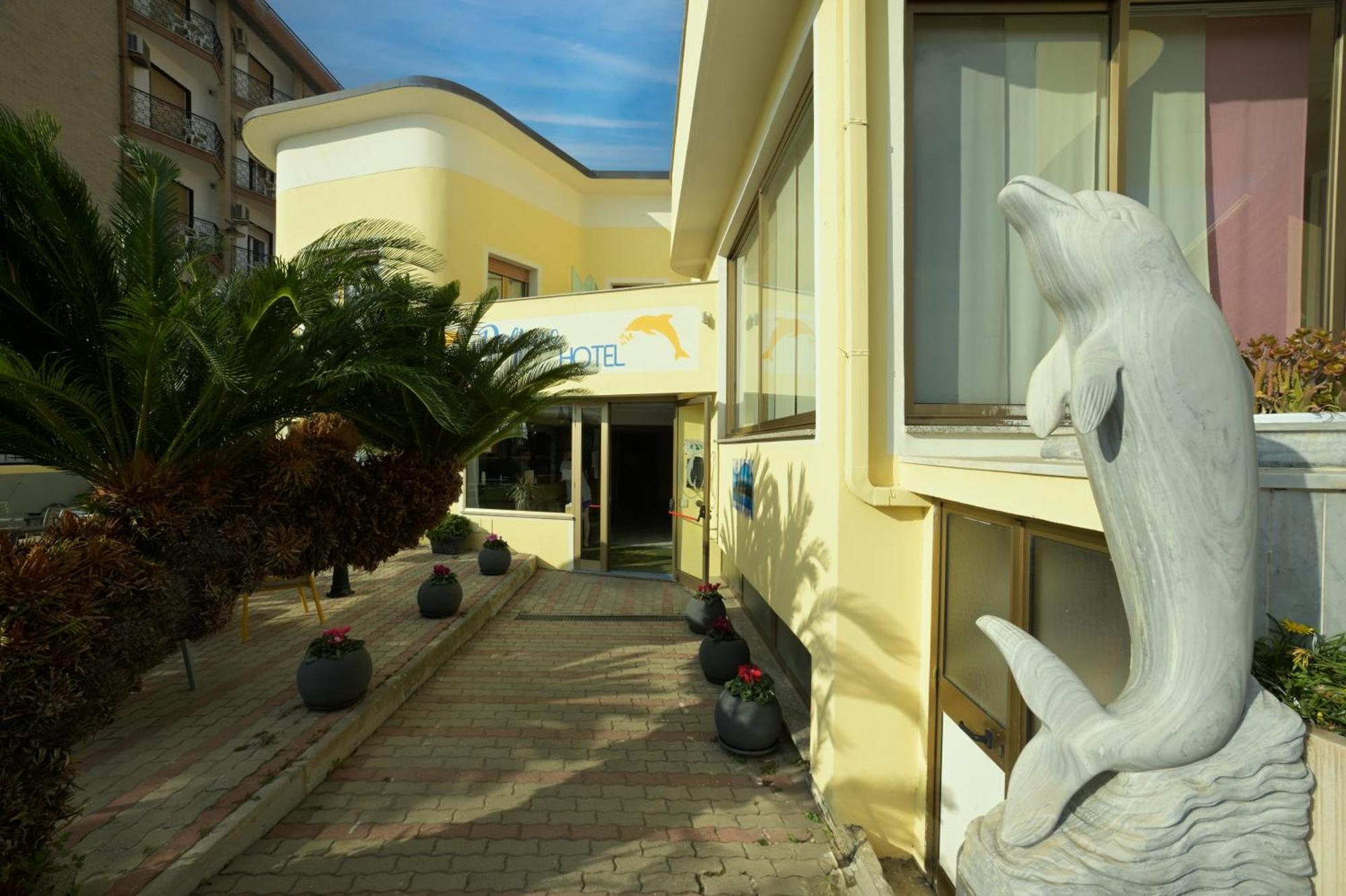 Hotel Delfino Laigueglia Eksteriør billede