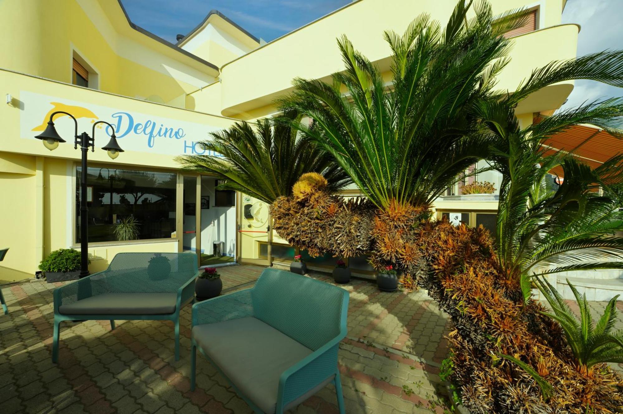 Hotel Delfino Laigueglia Eksteriør billede