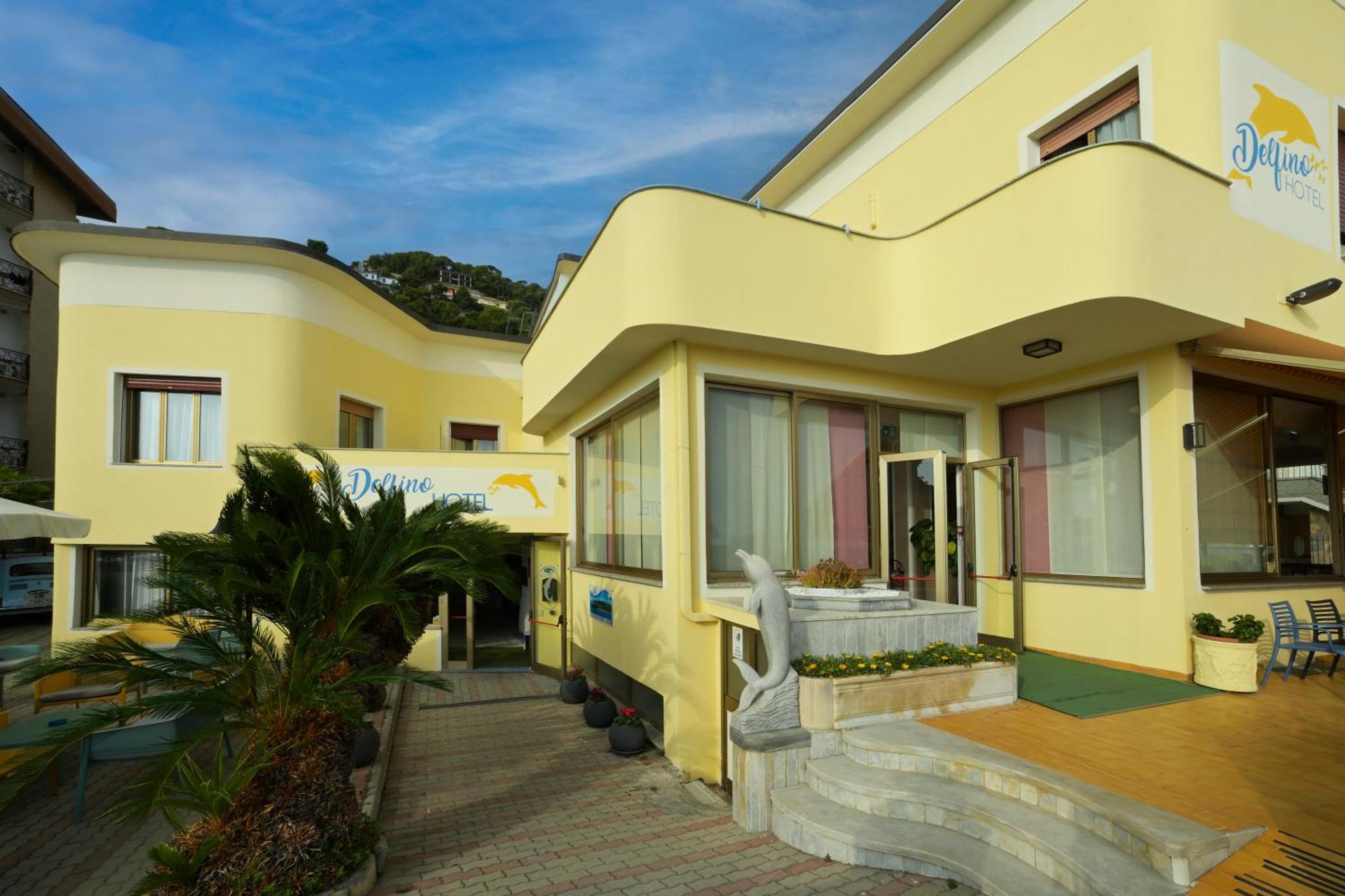 Hotel Delfino Laigueglia Eksteriør billede