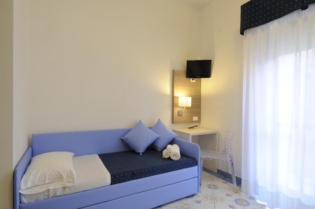 Hotel Delfino Laigueglia Eksteriør billede