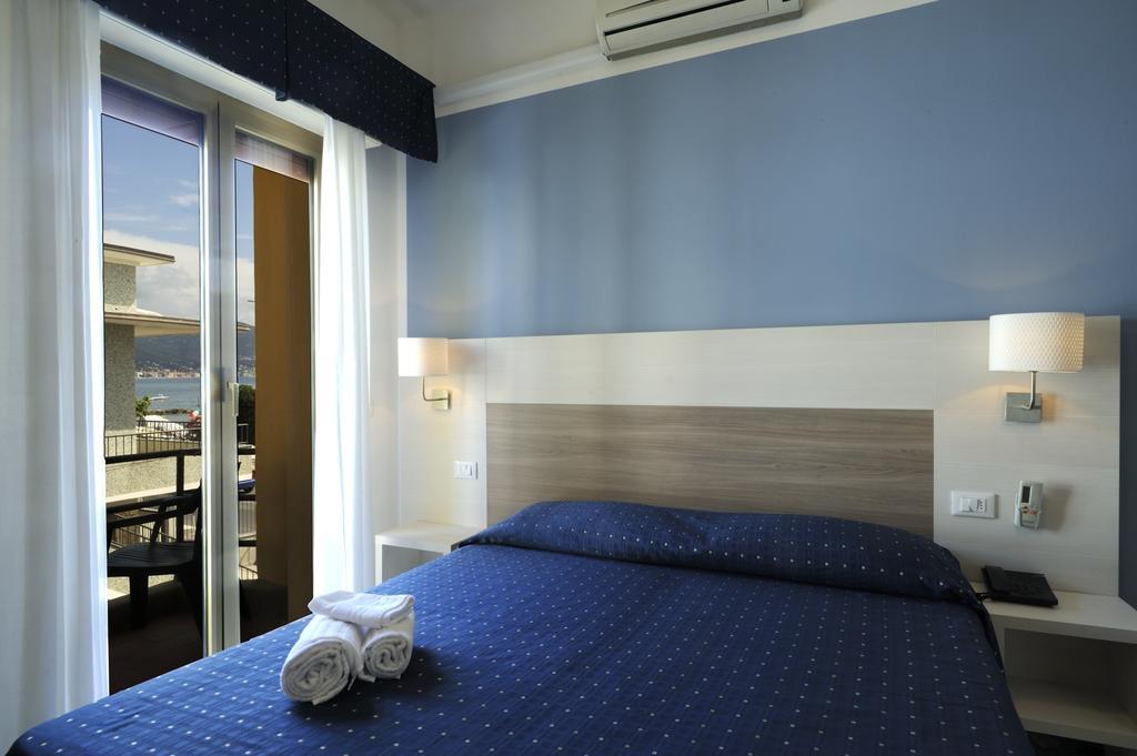 Hotel Delfino Laigueglia Eksteriør billede