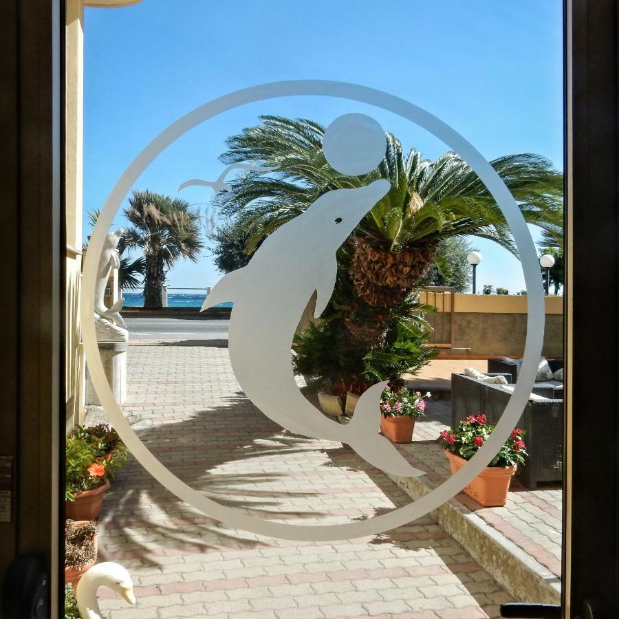 Hotel Delfino Laigueglia Eksteriør billede