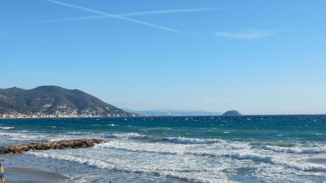 Hotel Delfino Laigueglia Eksteriør billede
